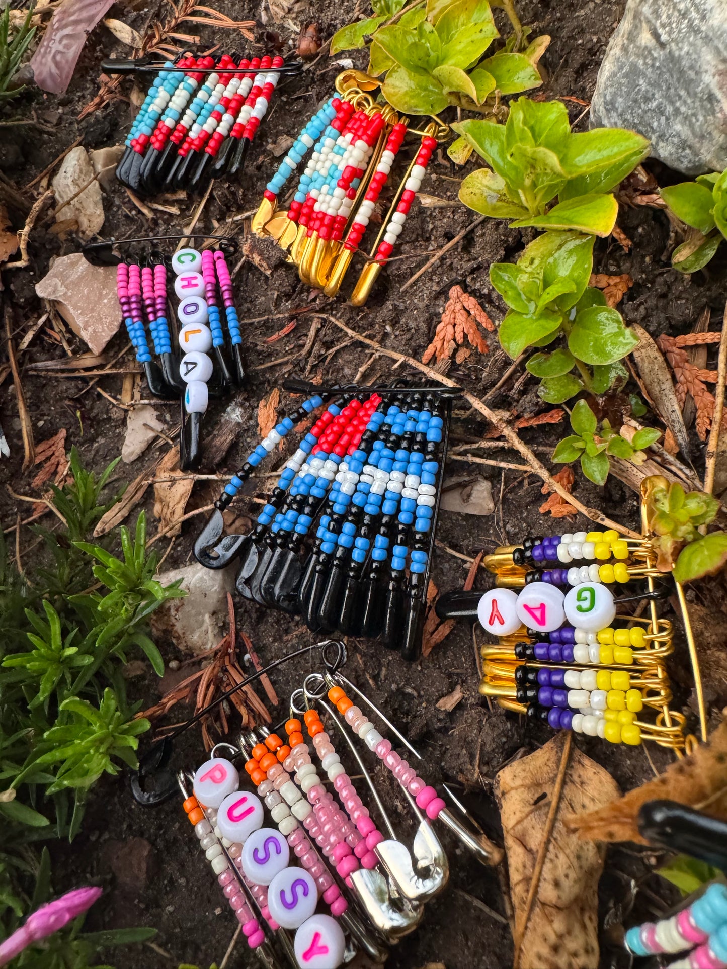 🧿Mystery Beaded Pin✨🧷